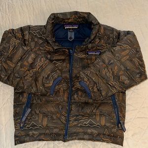 Patagonia baby down sweater jacket.  Size 3T.  Excellent condition.